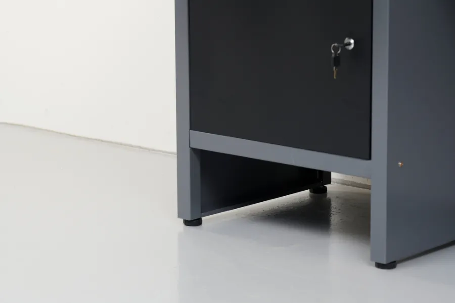 Arbeidsbord & Reoler^ Arbeidsbenk med skap/skuffer 160 x 60 x 85 cm
