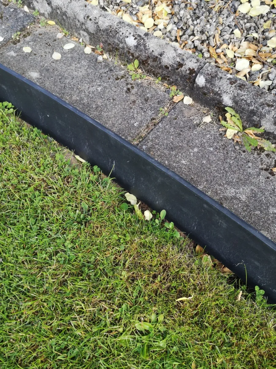 Bedkanter & Minigjerder^ Bedkant 10 meter svart plast