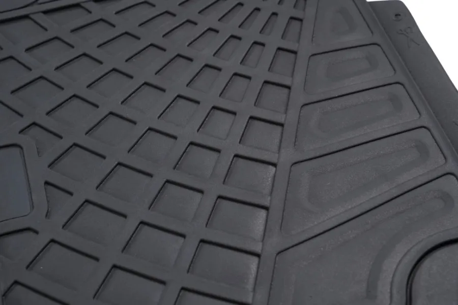 Biltilbehør^Autozone Bilmatte sett med 4 stk. gummi -