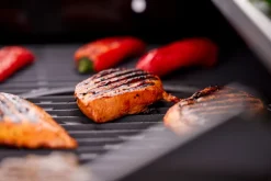 Gassgrill^Grillexpert Gassgrill med 4 brennere og bakbrenner – Svart