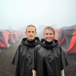 Campingutstyr|Reiseartikler^ Gjenbrukbar regnponcho med hette Svart