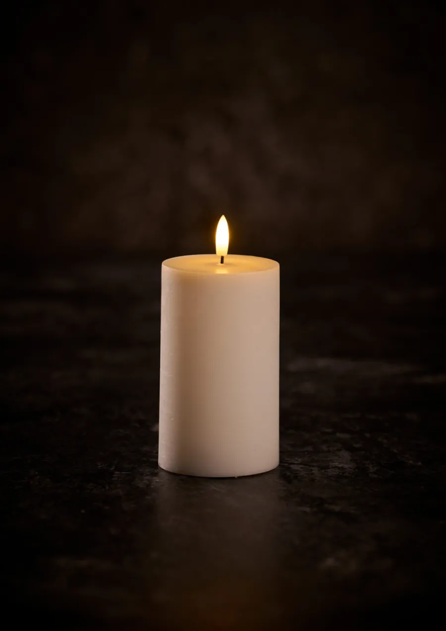 Dekorativ Belysning - Innendørs^DAY Kubbelys med 3D LED-flamme H12,5 cm