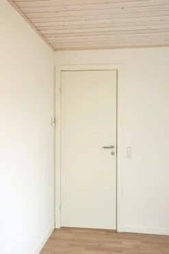 Dører & Karmer^Torso Stabil hvitmalt dør - 72,5 x 204 cm